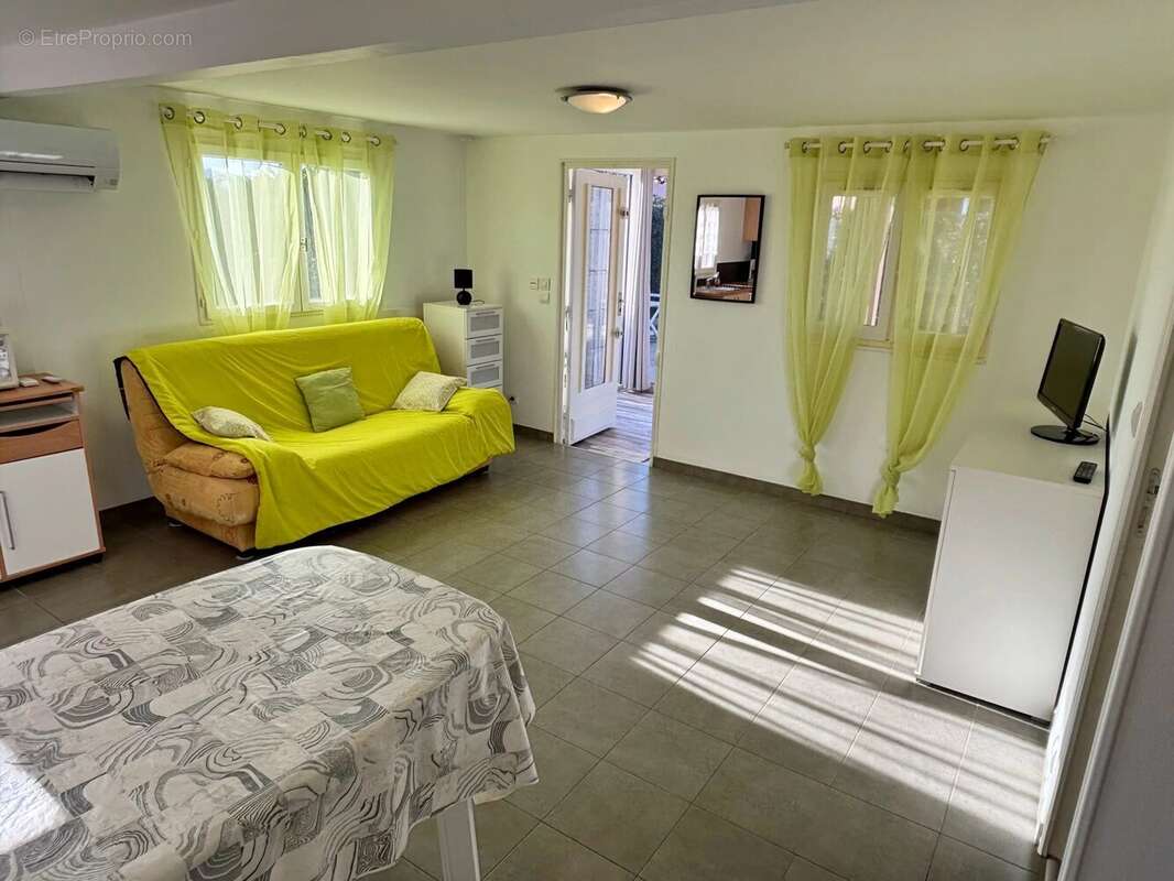 Maison à ROQUEBRUNE-SUR-ARGENS