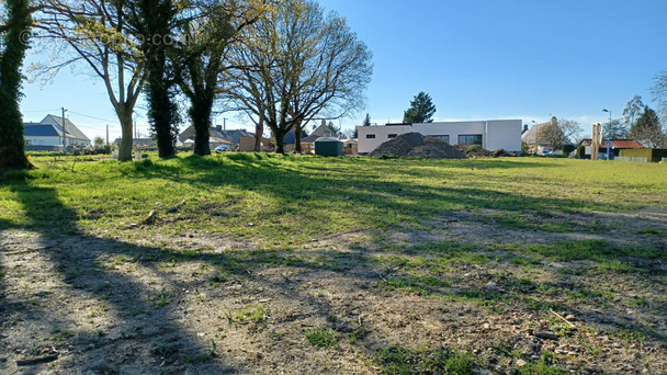 Terrain à SAINT-DOLAY