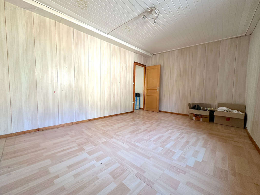 Maison à SIMIANE-COLLONGUE