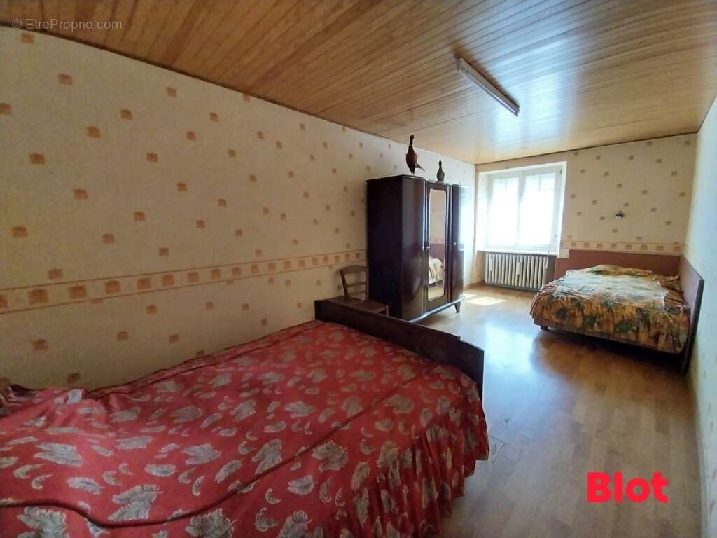 Maison à MINIAC-MORVAN