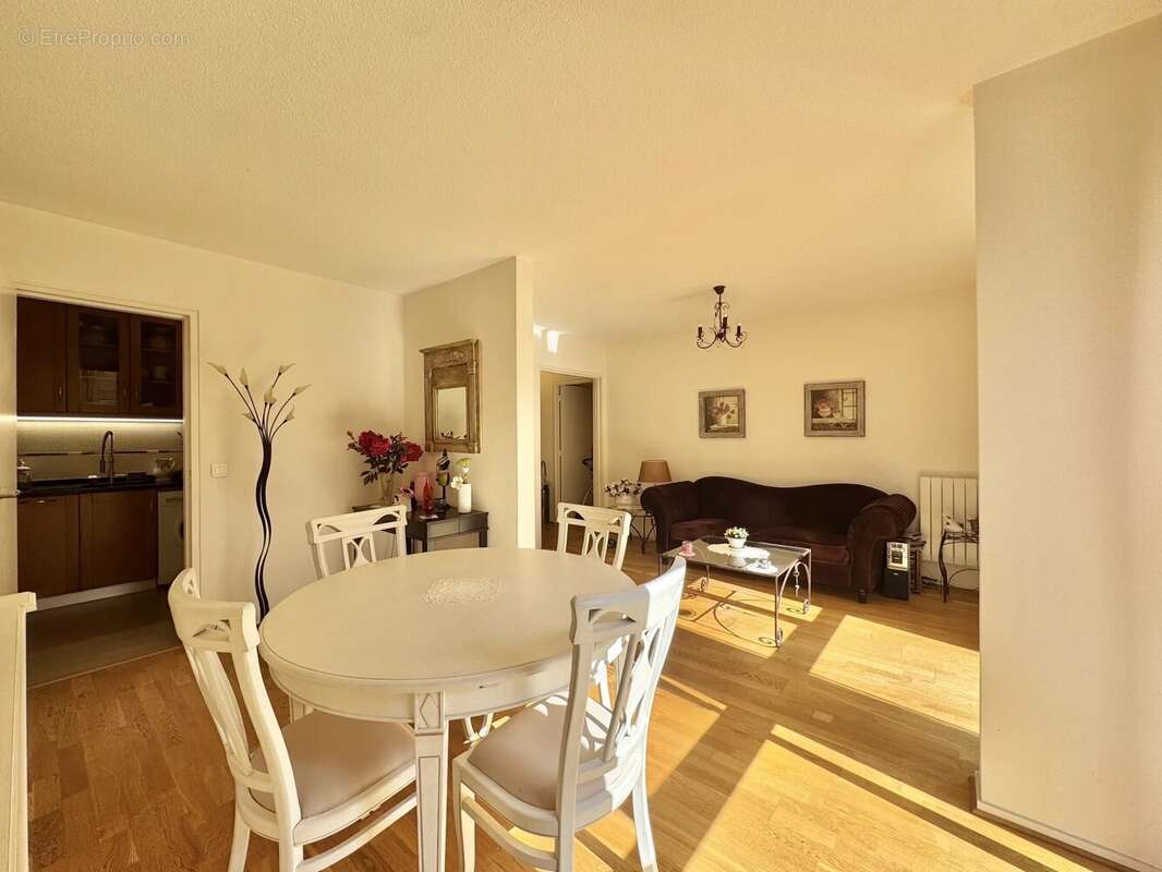 Appartement à VERRIERES-LE-BUISSON
