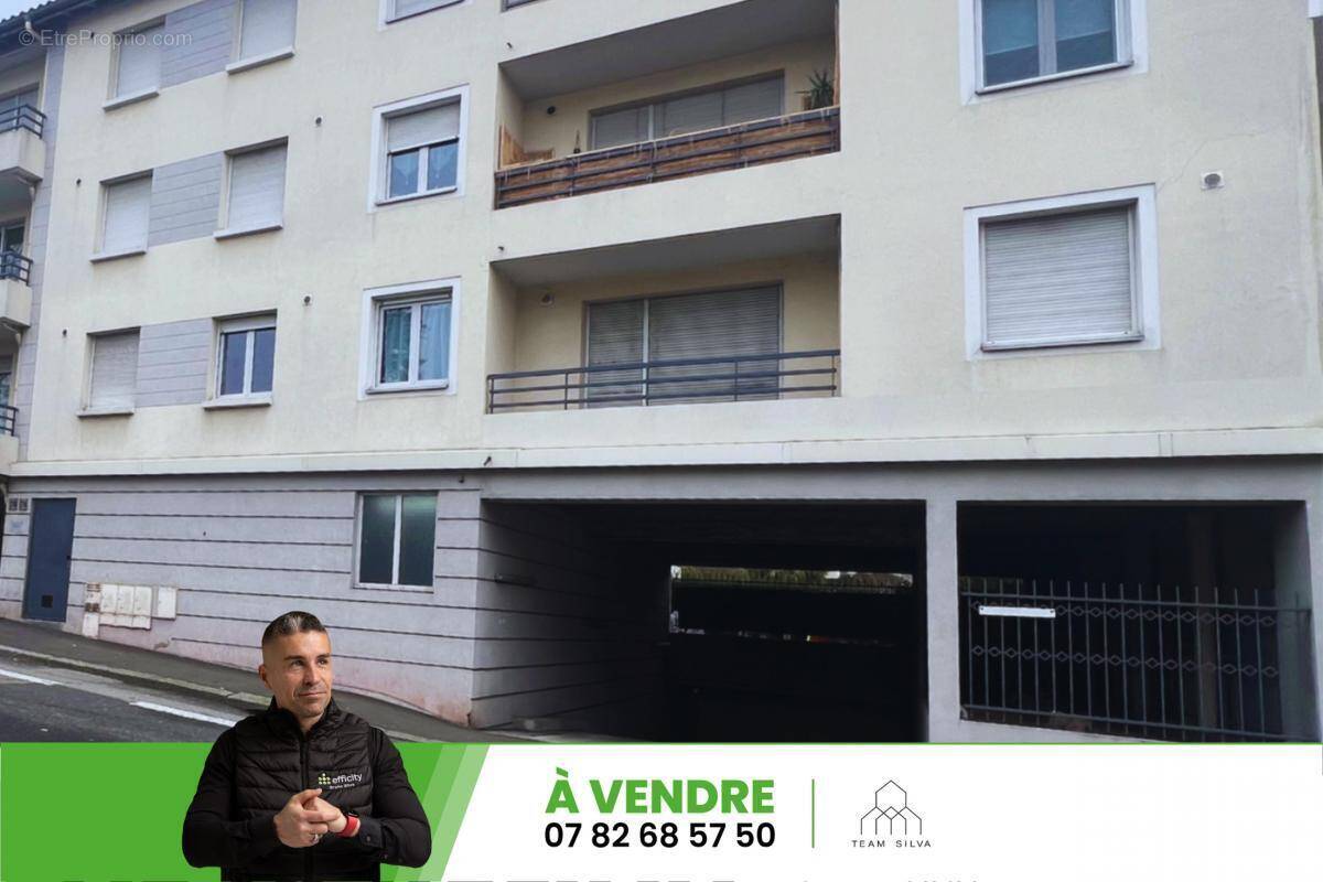 Parking à DECINES-CHARPIEU