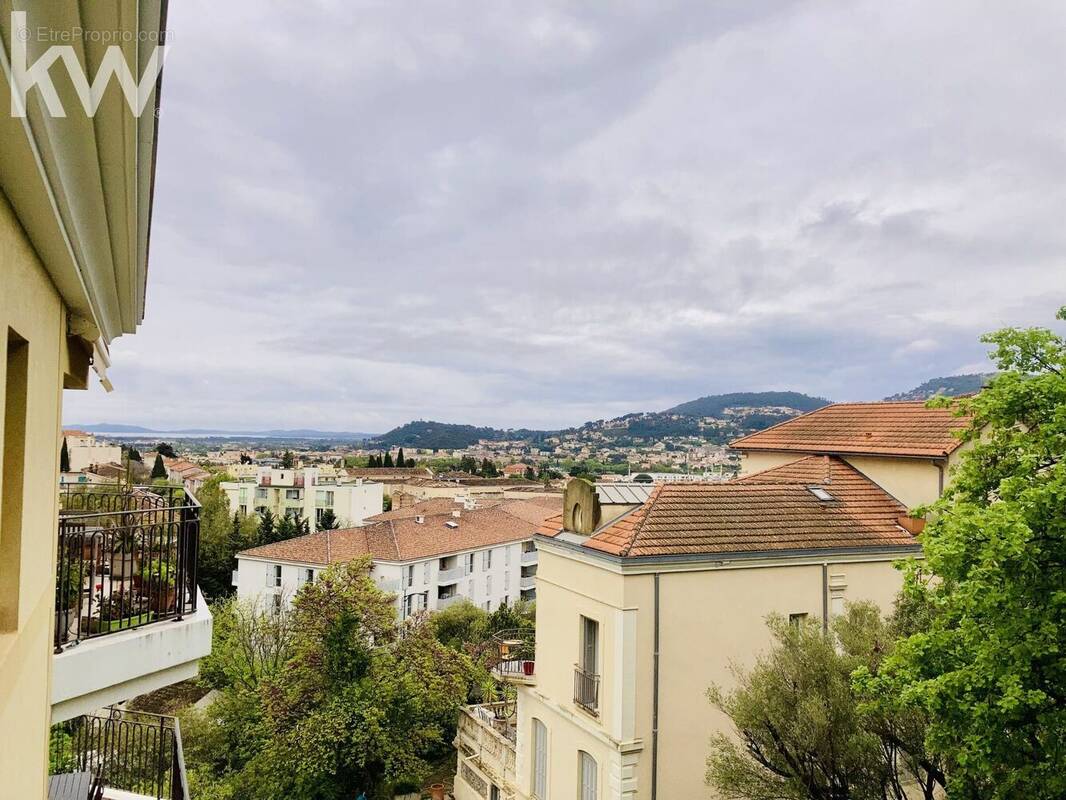 Appartement à HYERES