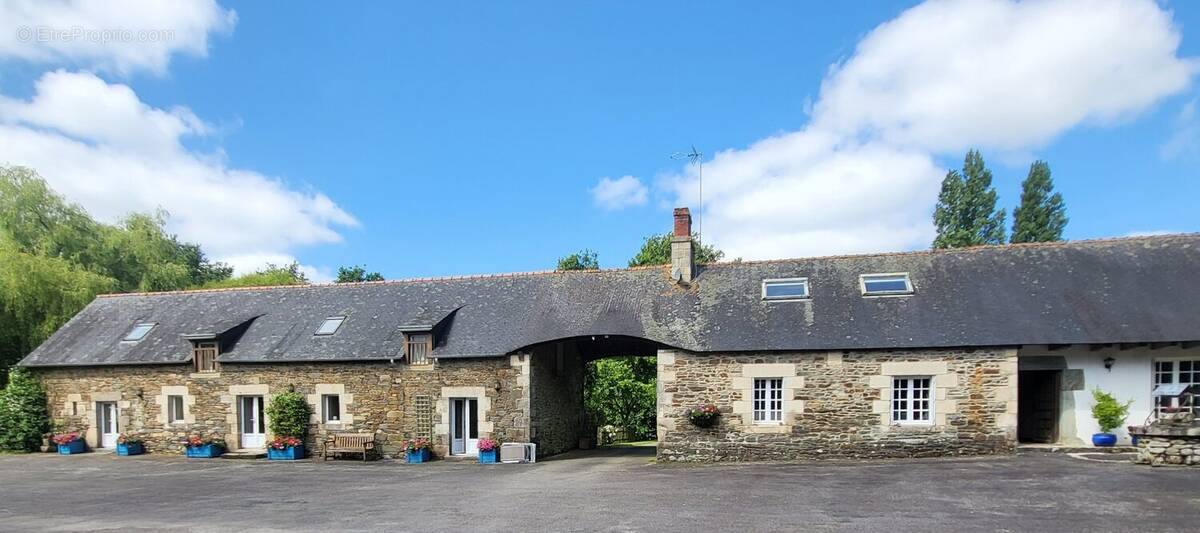 Maison à CLEGUEREC