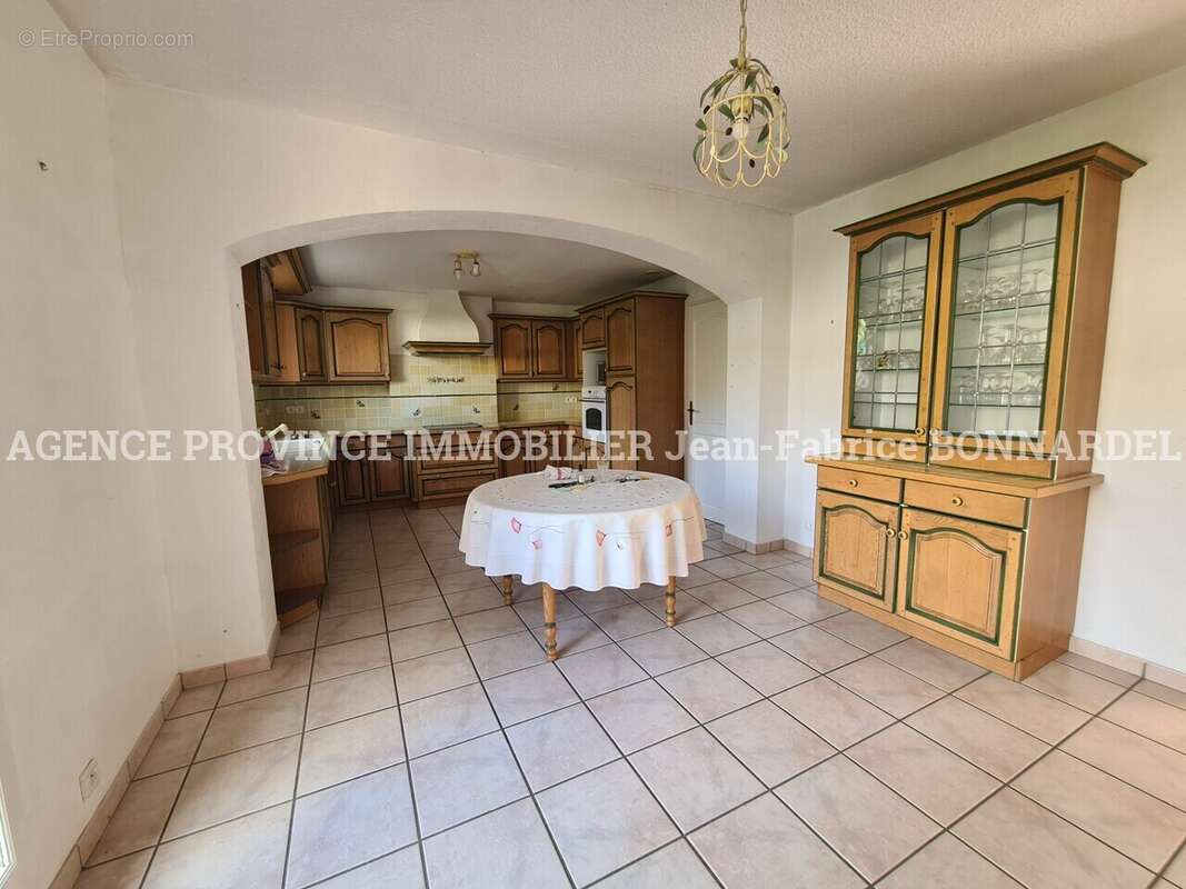 Maison à SAINT-PAUL-TROIS-CHATEAUX