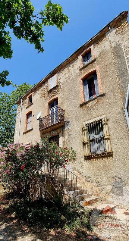 Maison à FEUILLA