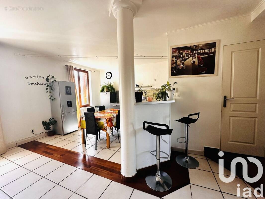 Photo 1 - Appartement à LE CHAMBON-FEUGEROLLES