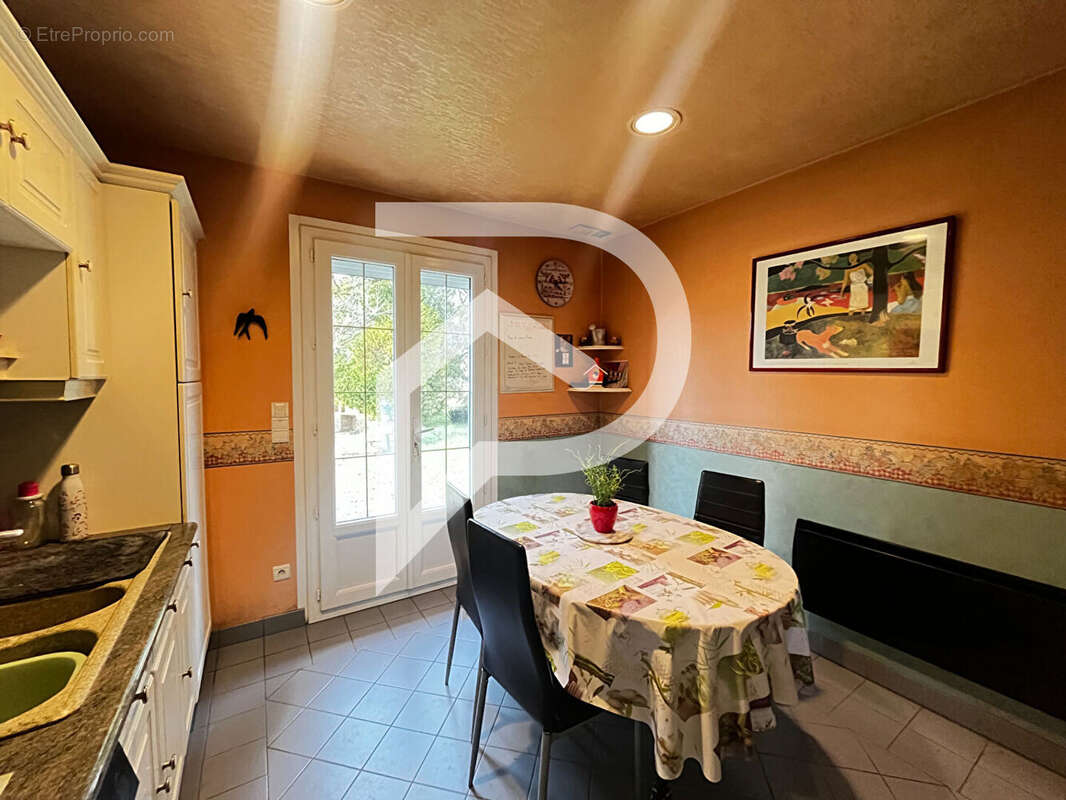 Maison à AIX-EN-OTHE