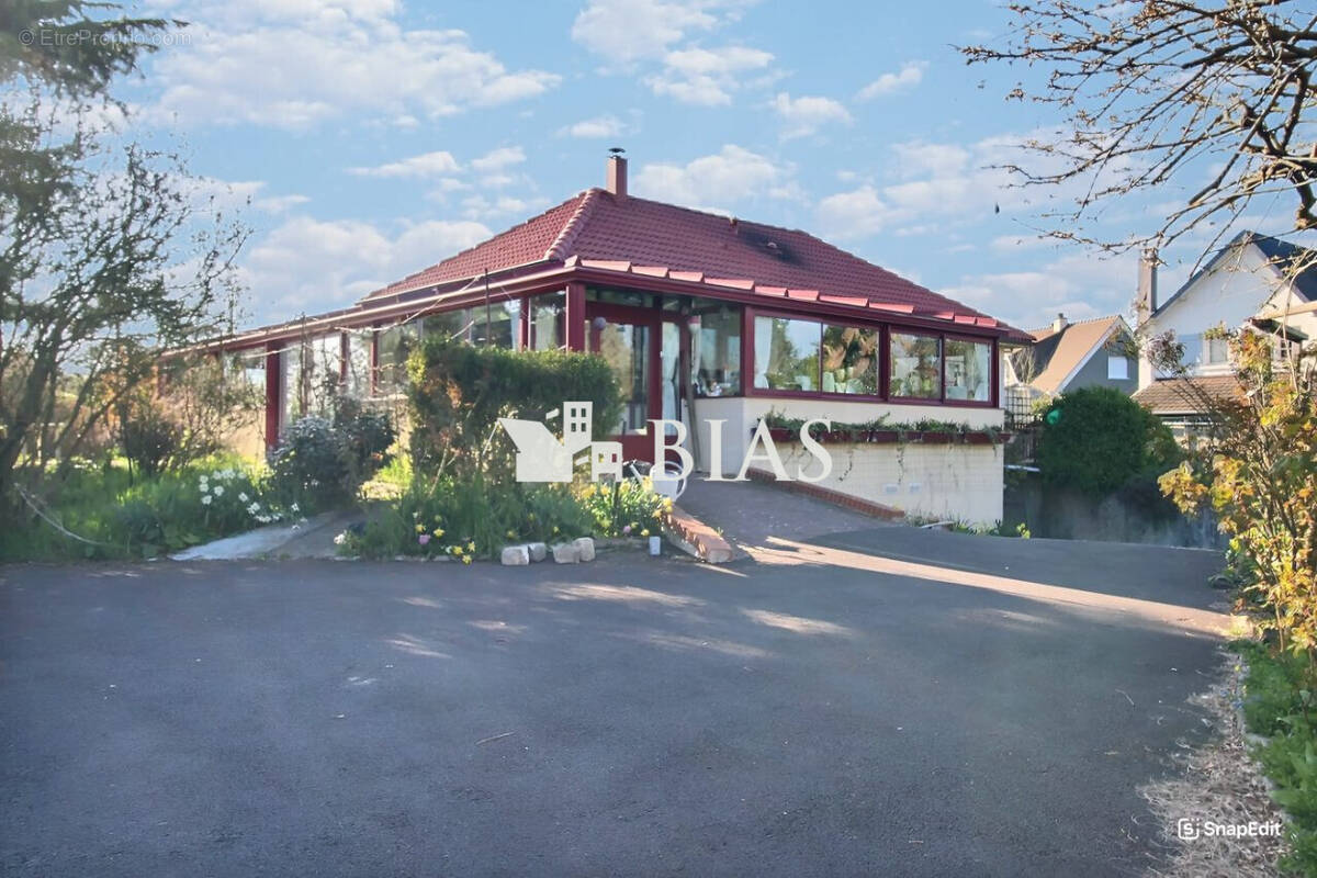 Maison à ISNEAUVILLE