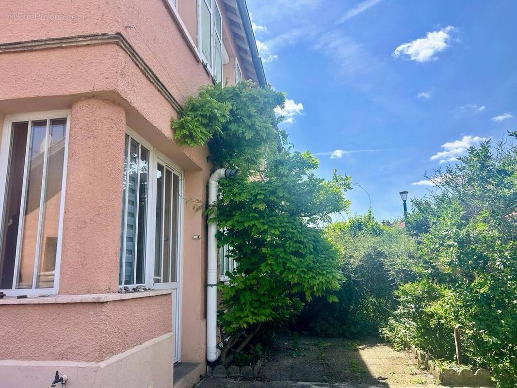 Photo 1 - Maison à GENNEVILLIERS