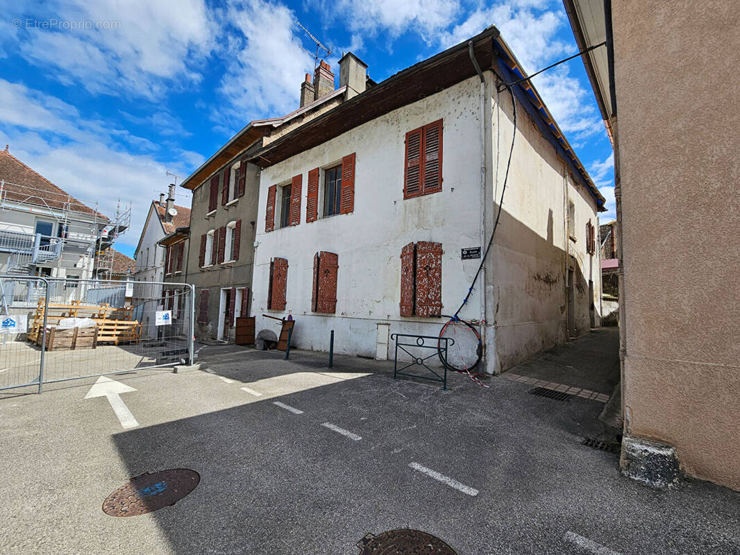 Maison à SAINT-GENIX-SUR-GUIERS