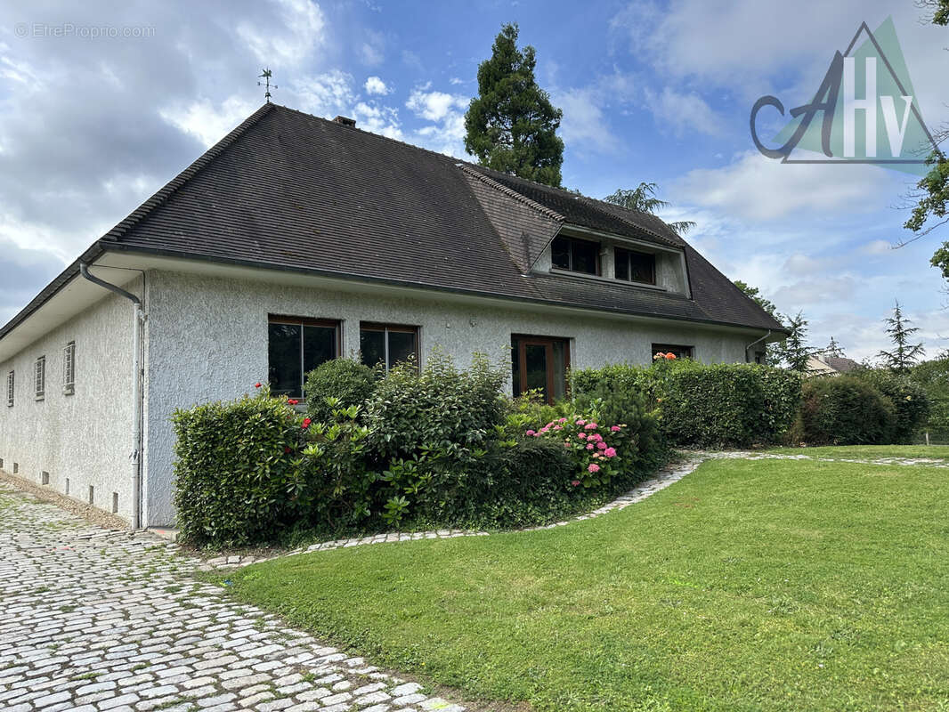 Maison à MONTEVRAIN