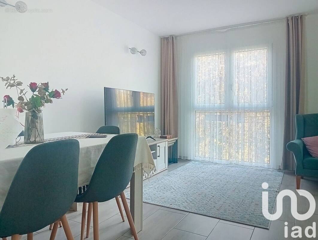 Photo 1 - Appartement à GRIGNY