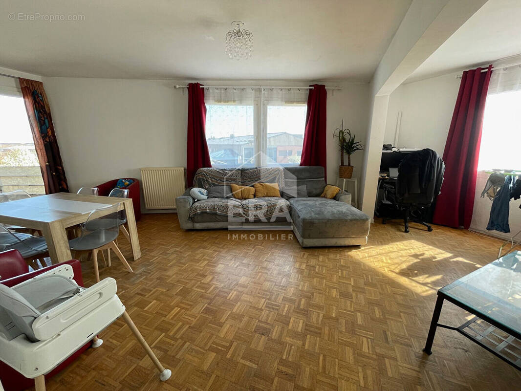 Appartement à SAINT-PIERRE-DU-PERRAY