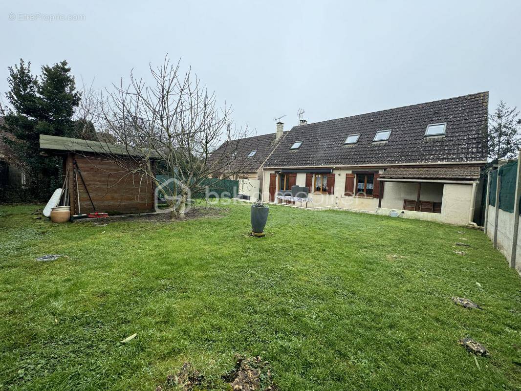 Maison à OZOUER-LE-VOULGIS