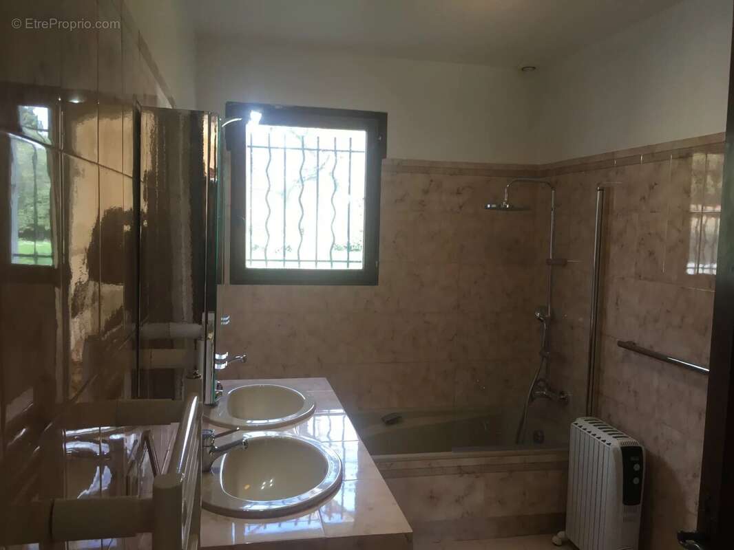Maison à MOUGINS