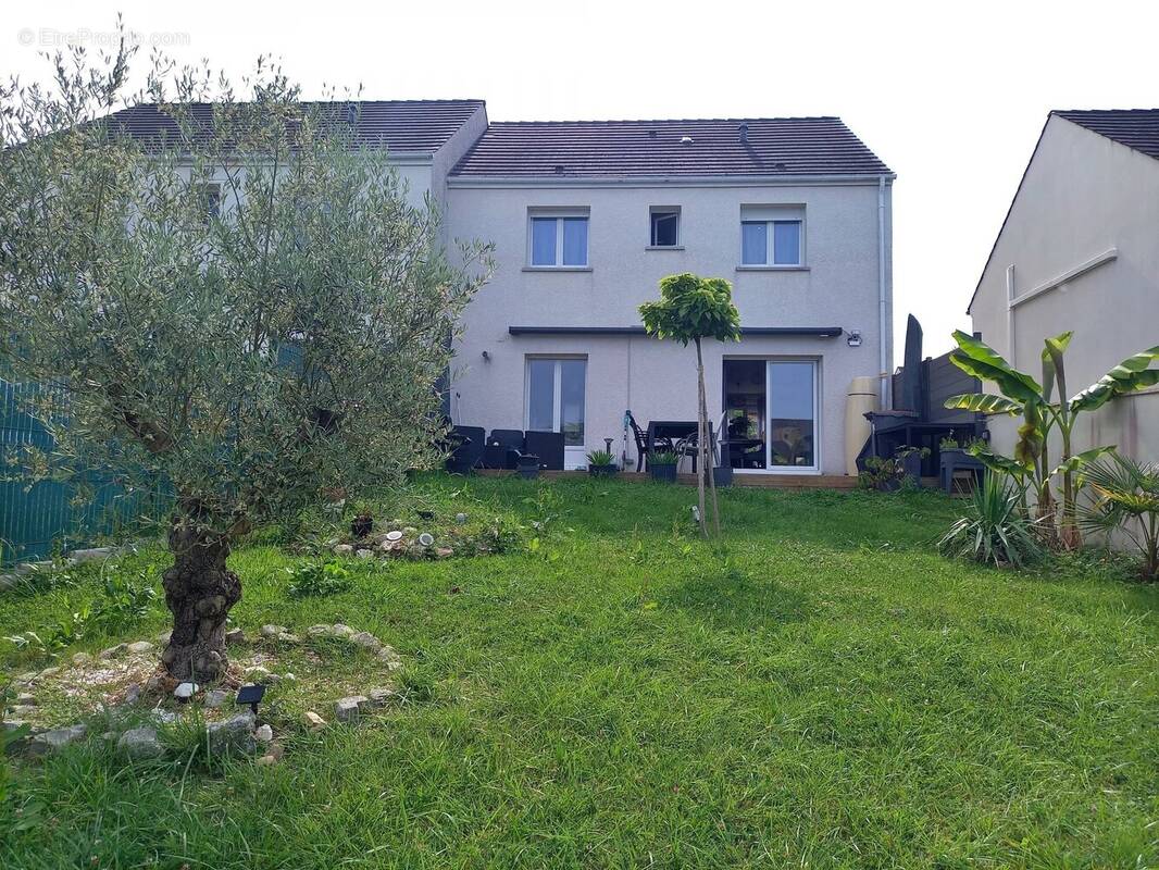 Maison à VULAINES-SUR-SEINE
