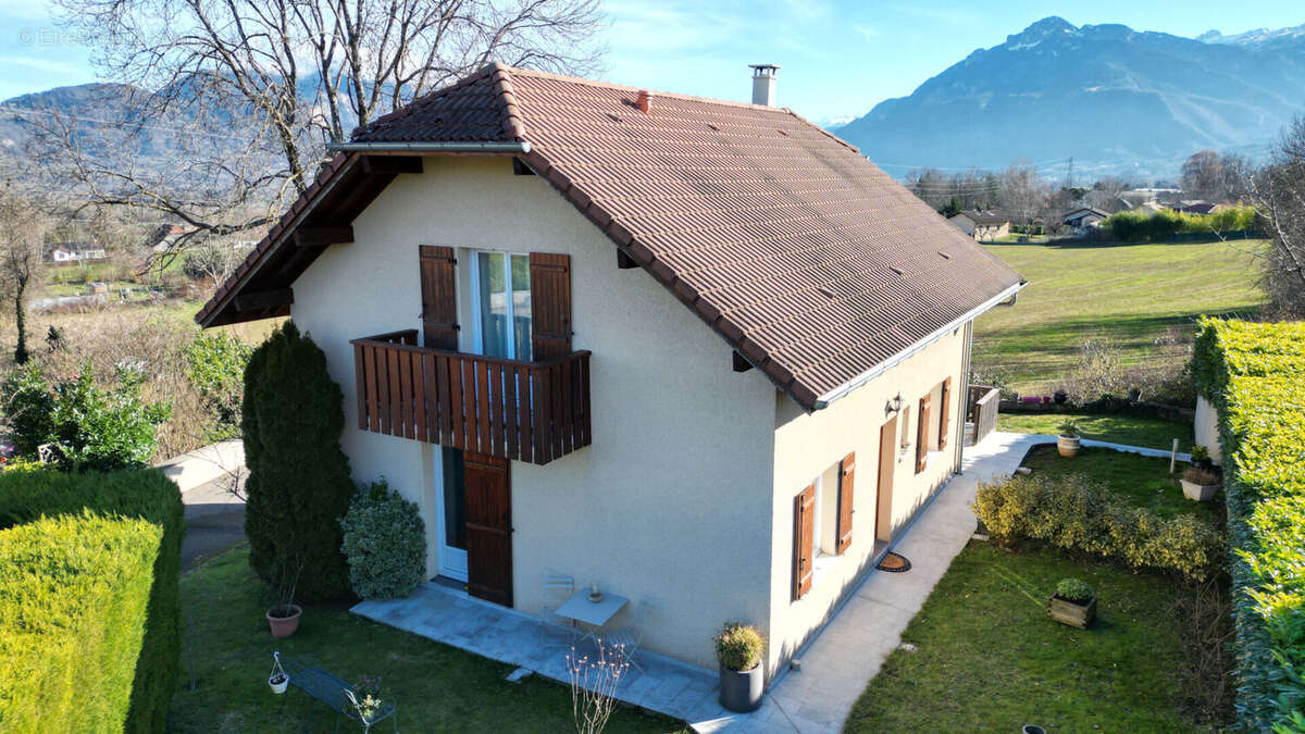 Maison à LA ROCHE-SUR-FORON