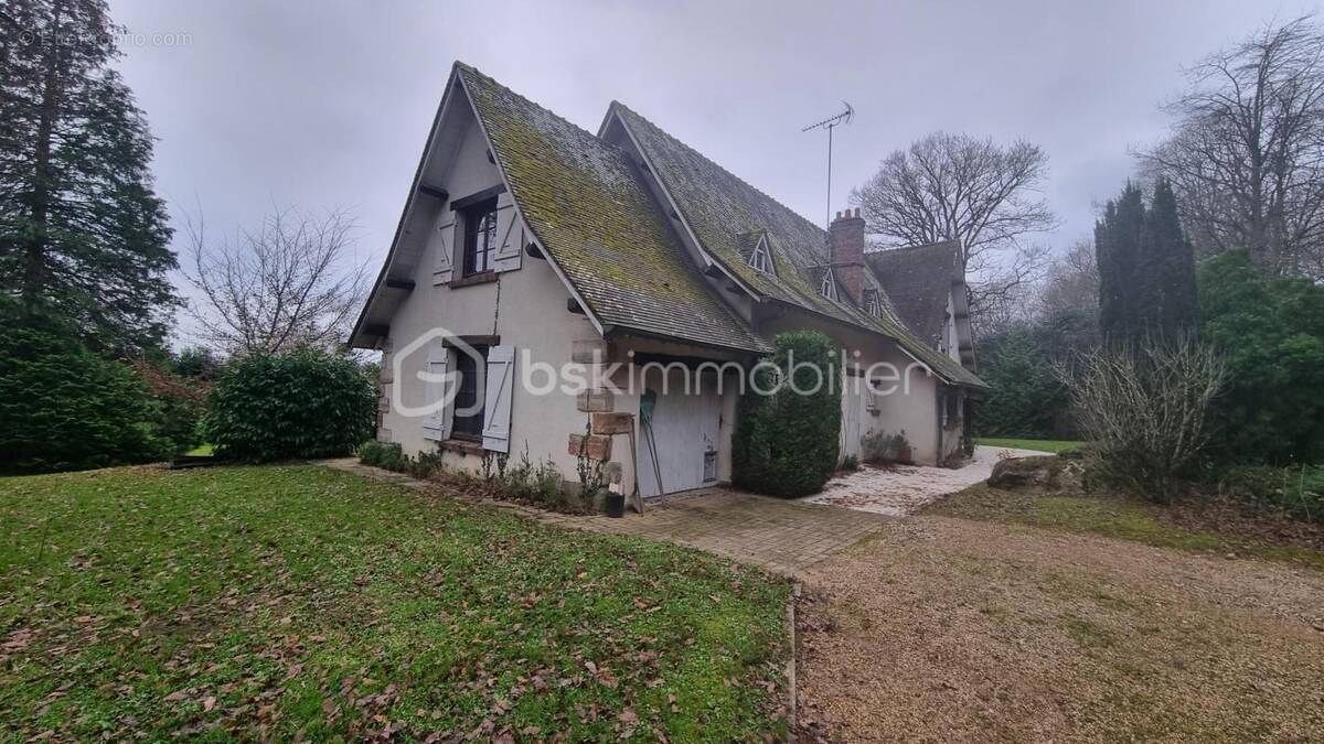 Maison à NANTEAU-SUR-LUNAIN