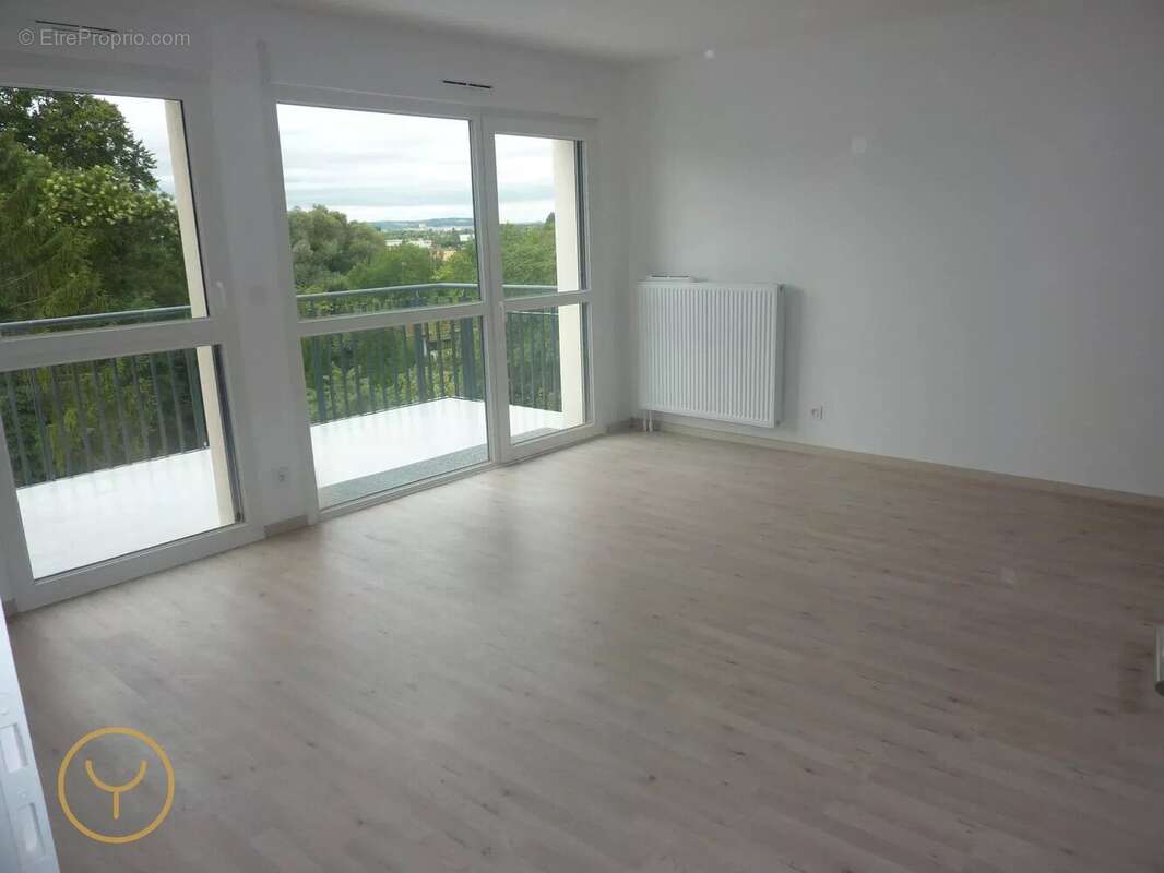 Appartement à PONT-SAINTE-MARIE