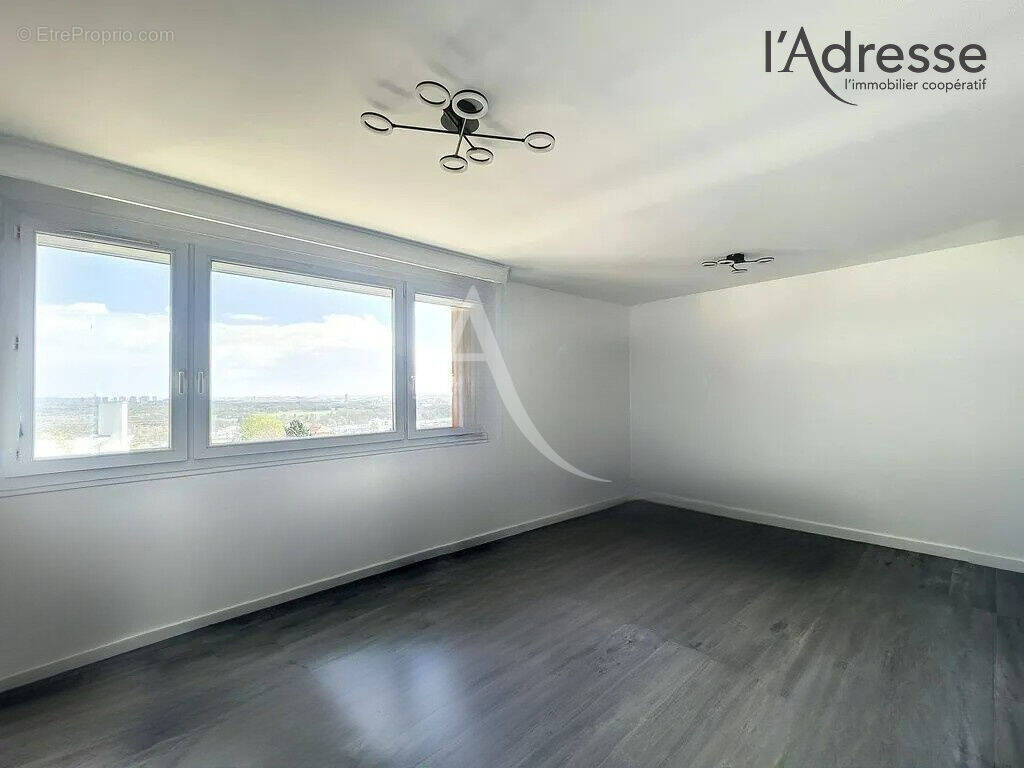 Appartement à SURESNES