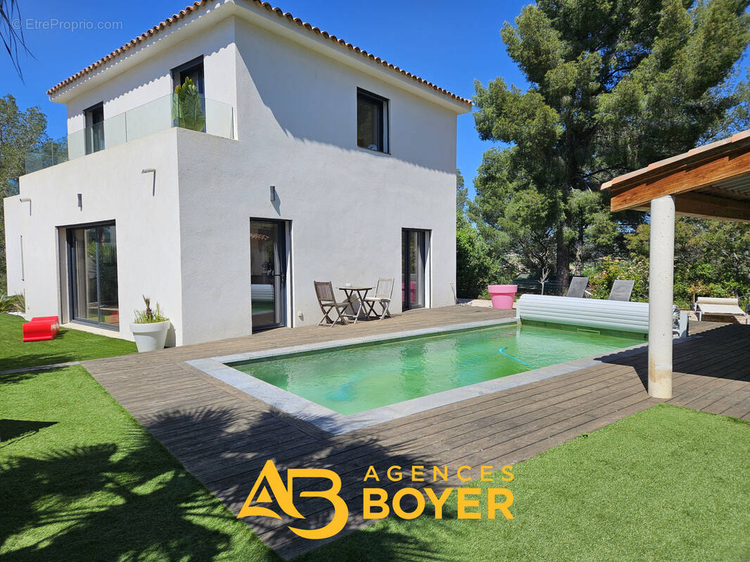 Maison à SAINT-CYR-SUR-MER