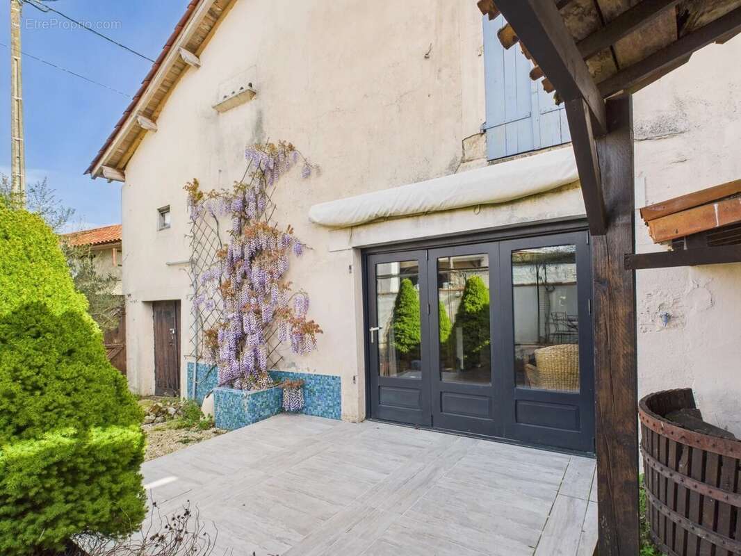 Maison à AUBETERRE-SUR-DRONNE