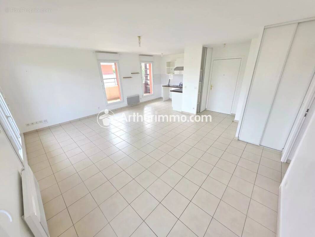 Appartement à SAVIGNY-LE-TEMPLE