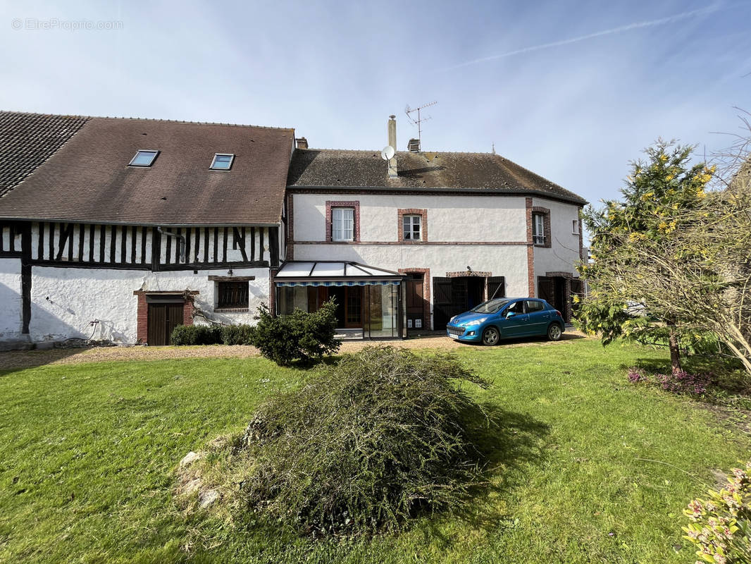 Maison à HOUDAN