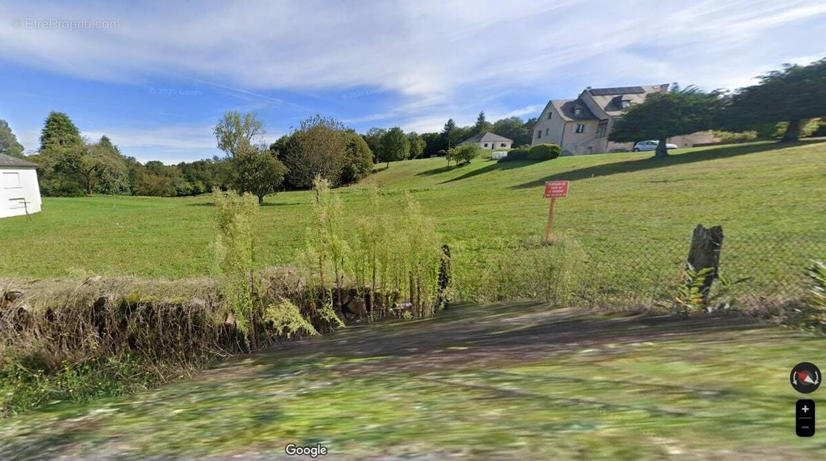 Terrain à ALBUSSAC