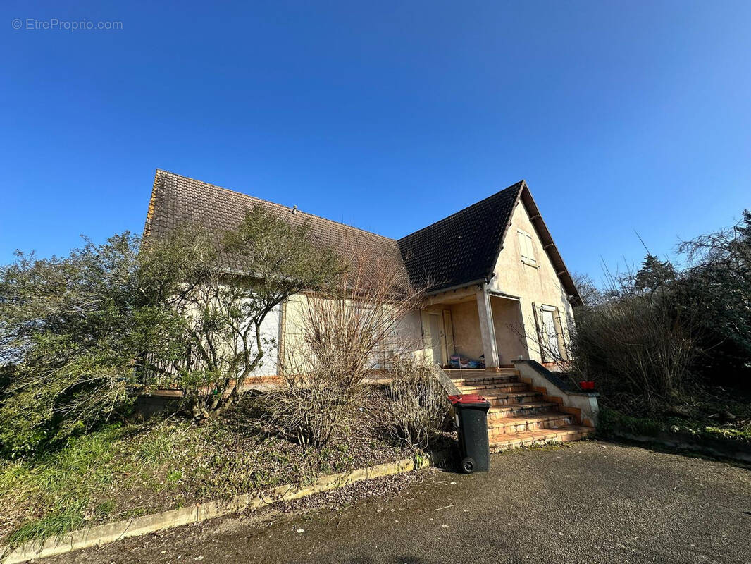 Maison à MONETEAU