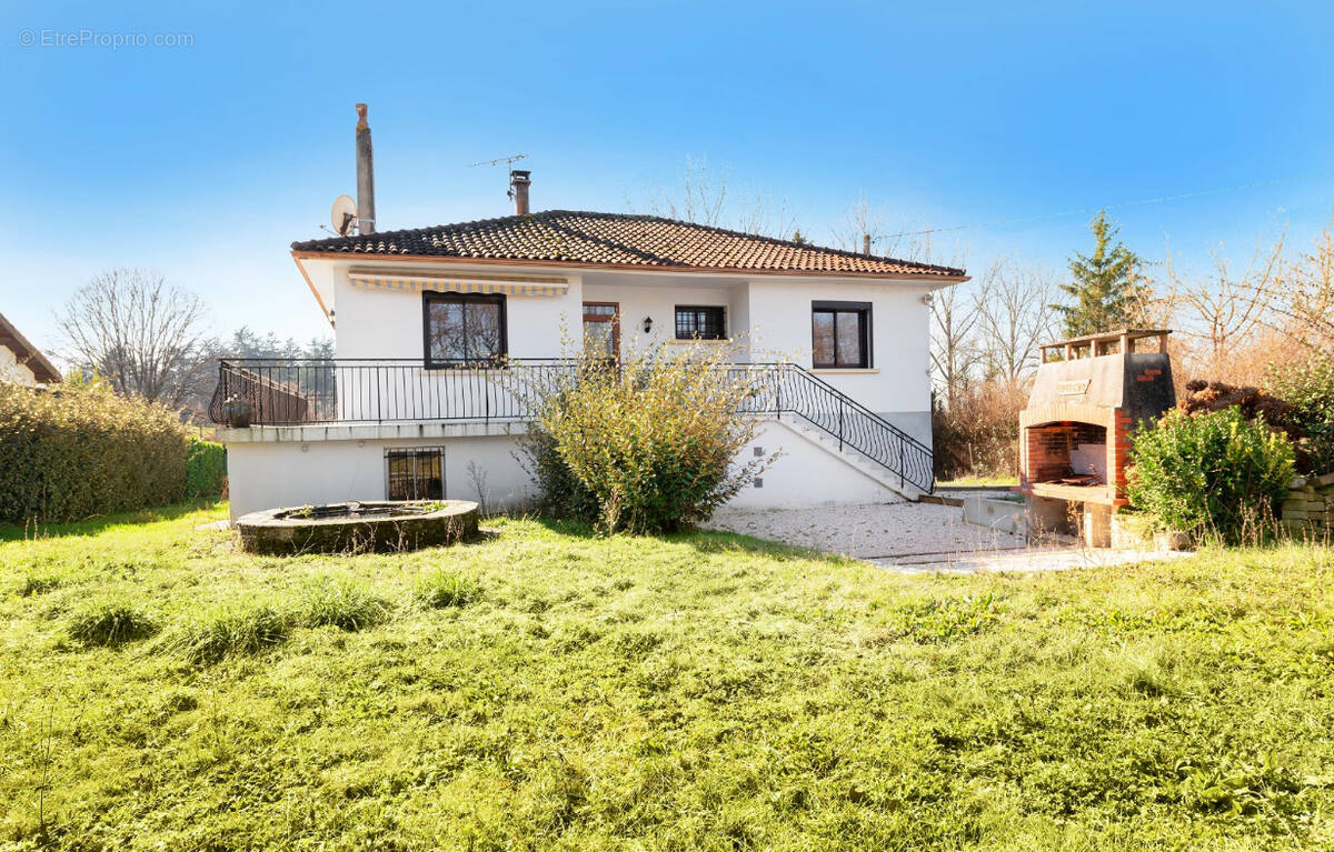 Maison à MONESTIES