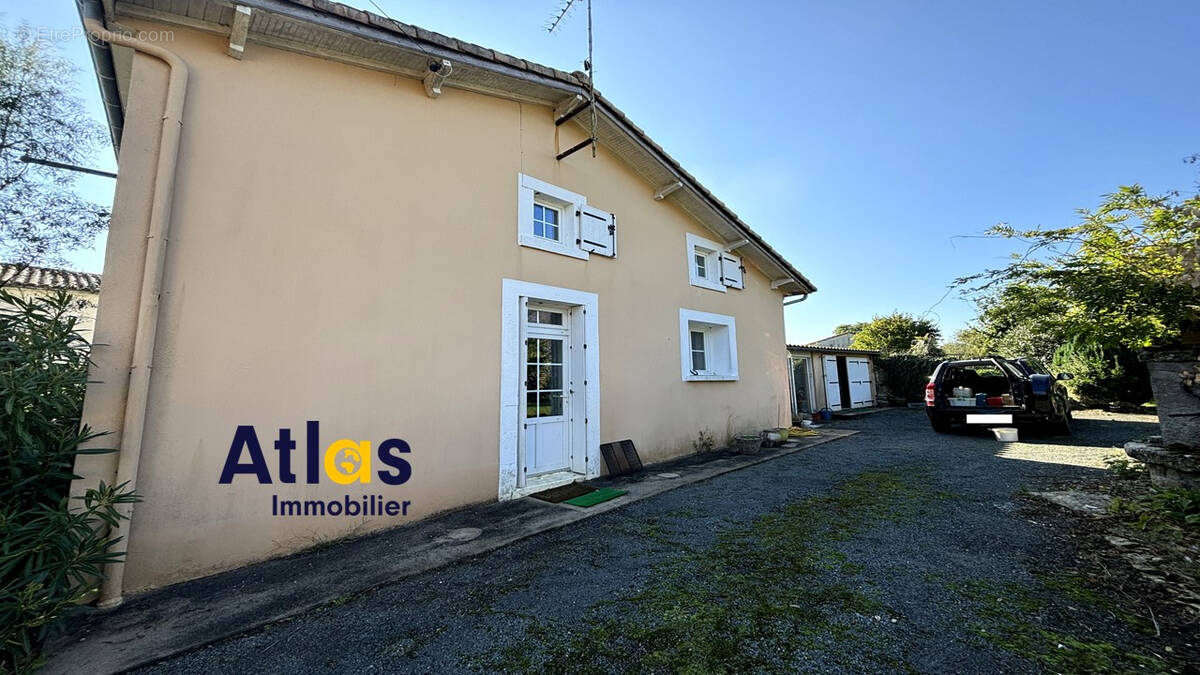 Maison à VOUILLE