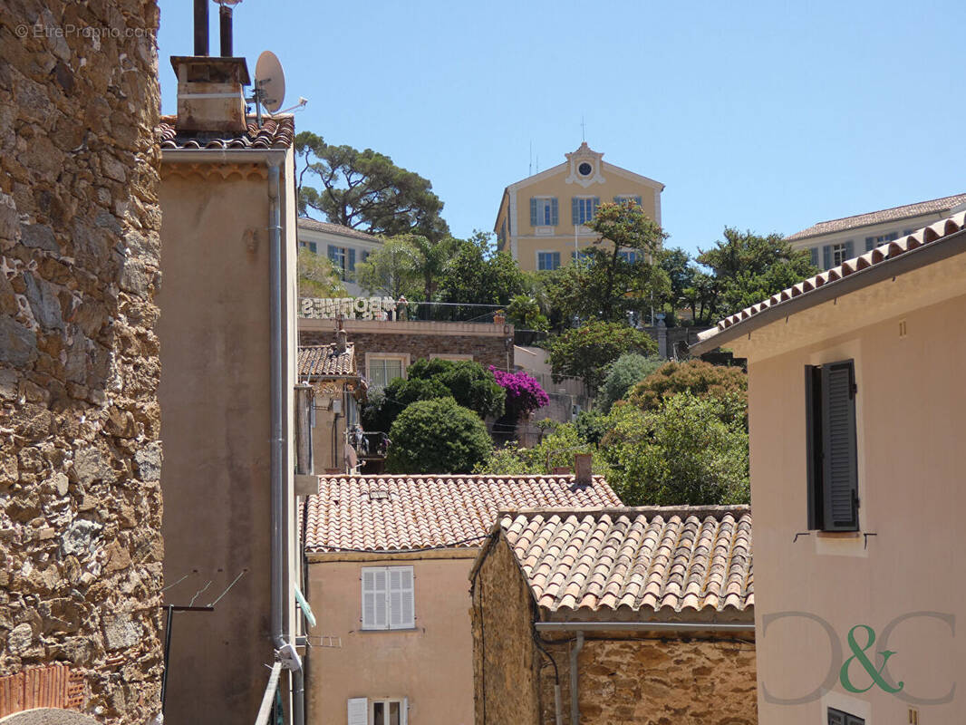 Maison à BORMES-LES-MIMOSAS
