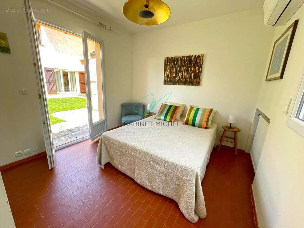 Maison à ROQUEFORT-LES-PINS