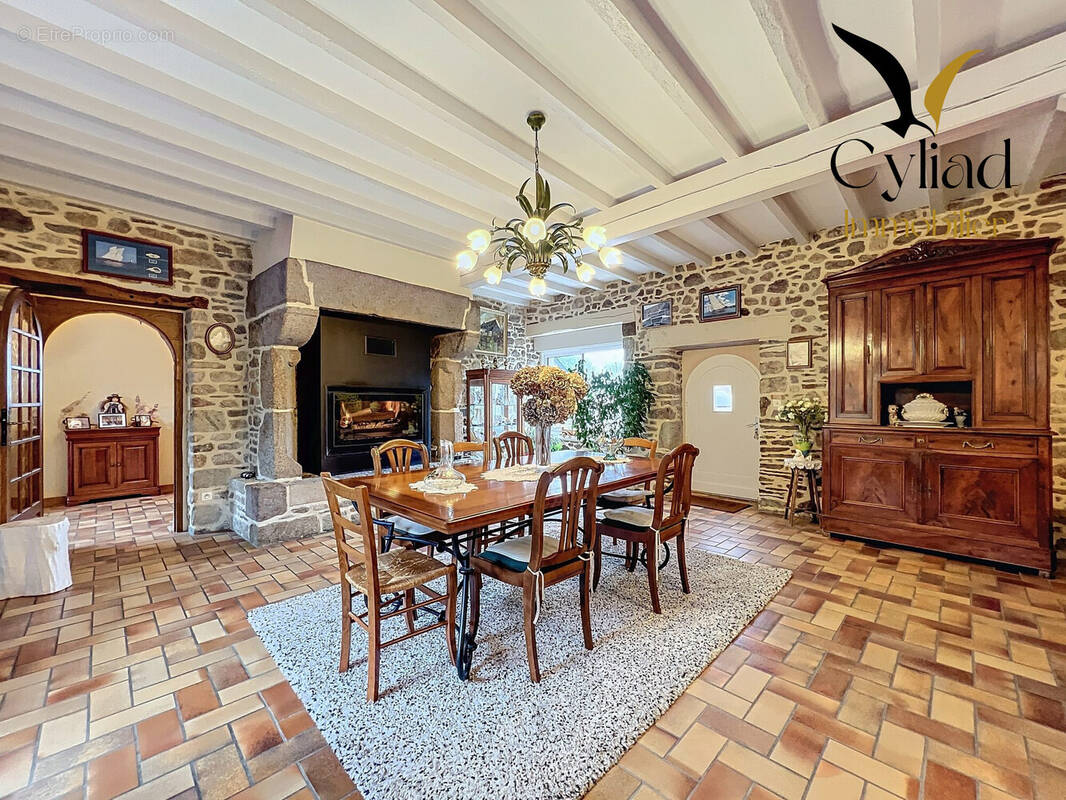 Maison à SAINT-MELOIR-DES-ONDES