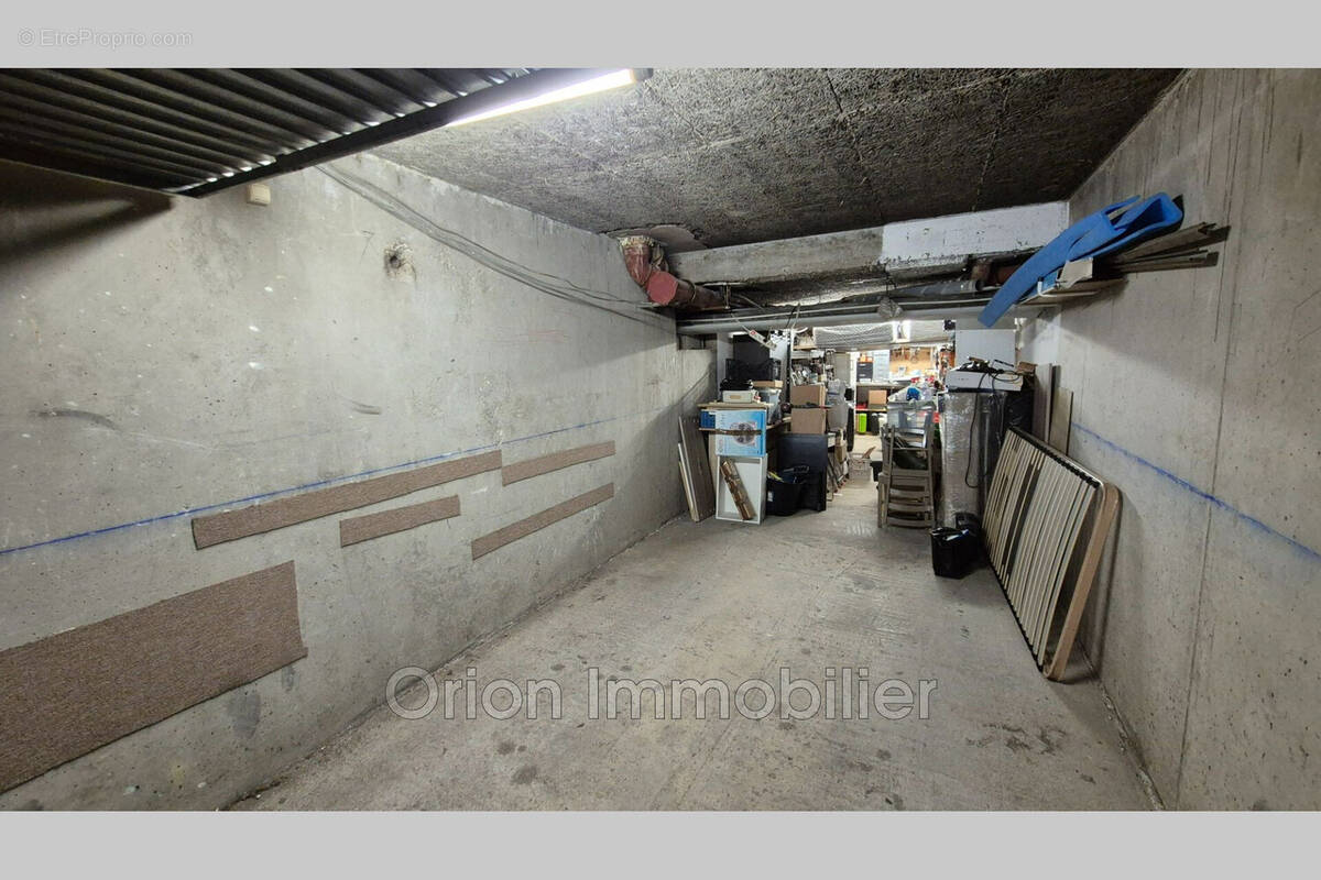 Parking à MANDELIEU-LA-NAPOULE