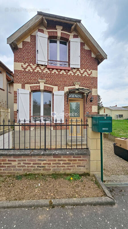Maison à CHAUNY