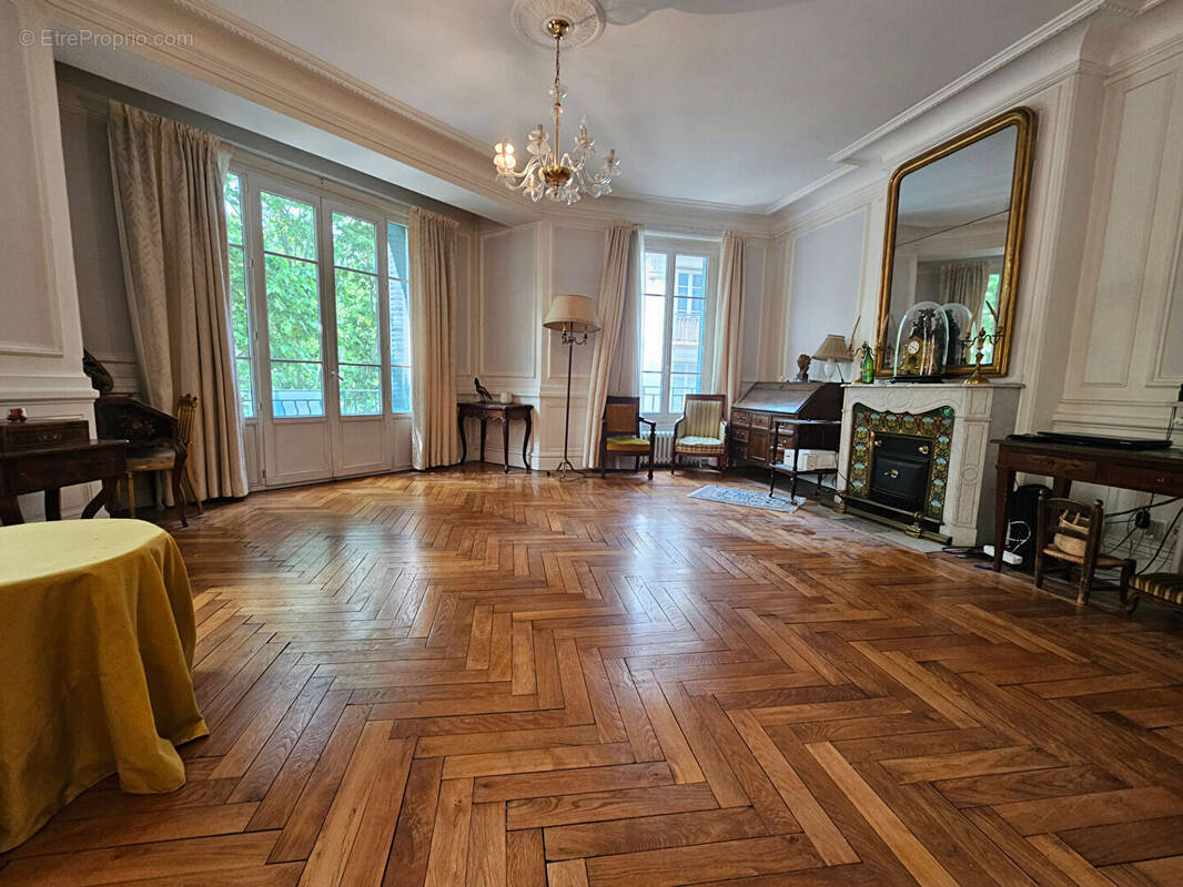 Appartement à LYON-6E