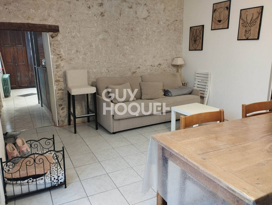 Maison à LONGUEVILLE