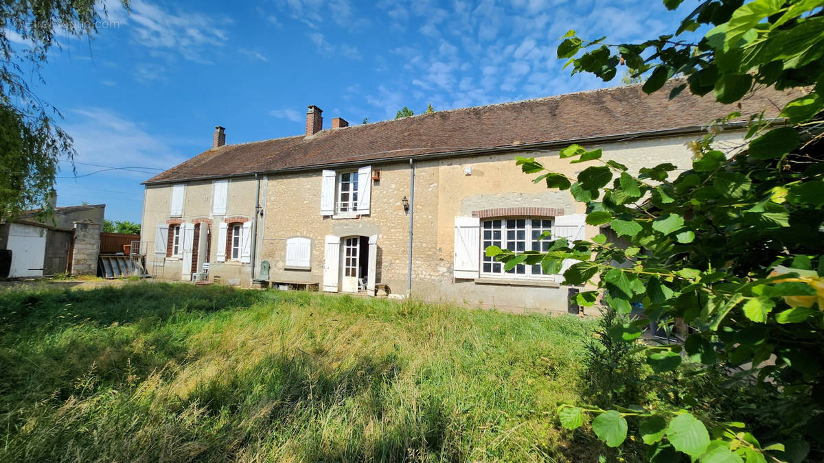 Maison à POLIGNY