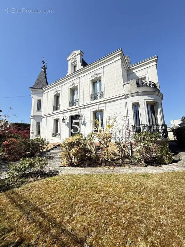 Maison à SAINT-MAUR-DES-FOSSES