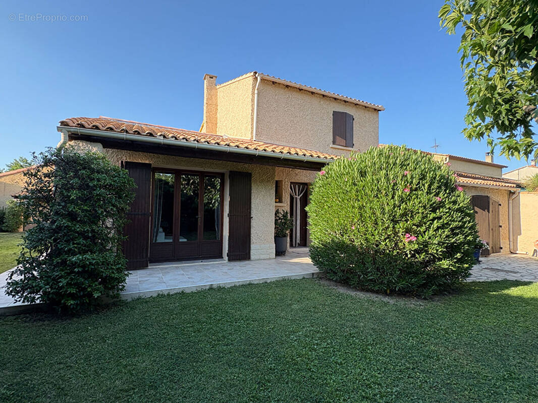 Maison à LE PONTET