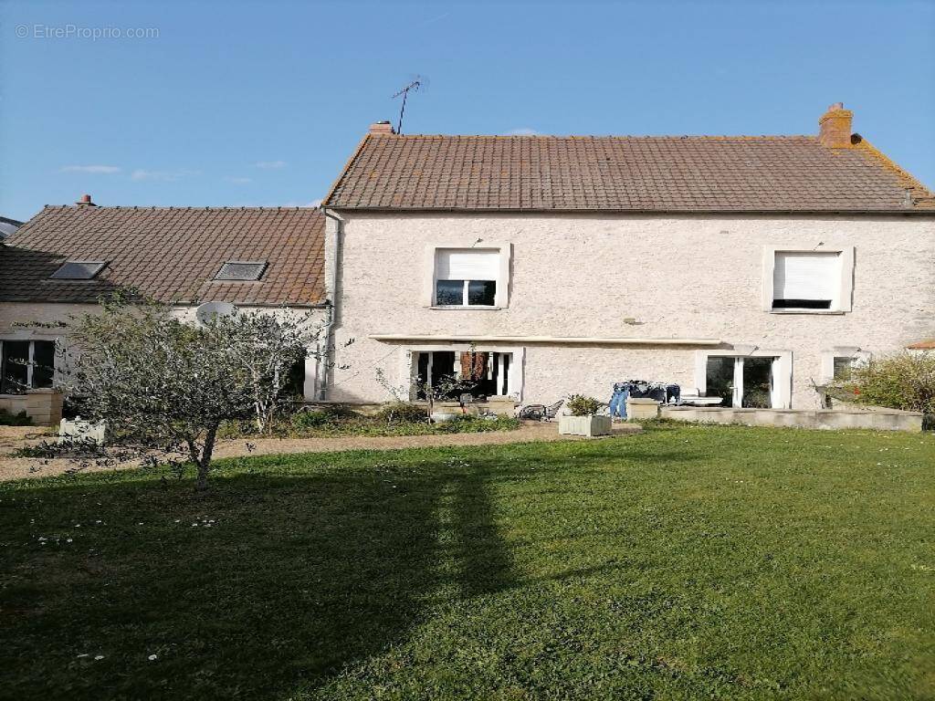 Maison à ETAMPES