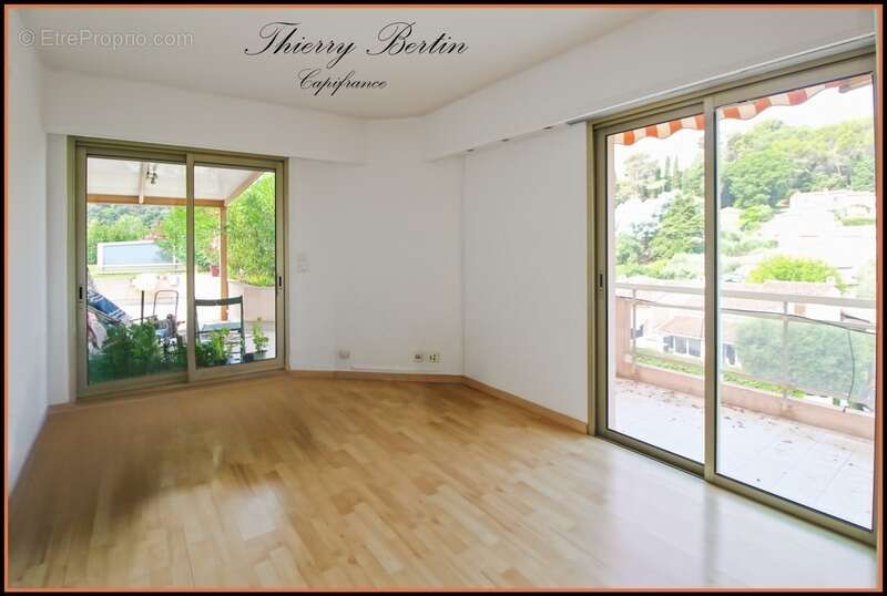 Appartement à MANDELIEU-LA-NAPOULE