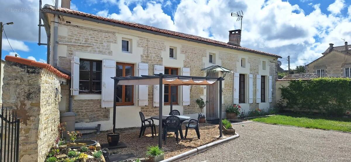 Maison à MATHA