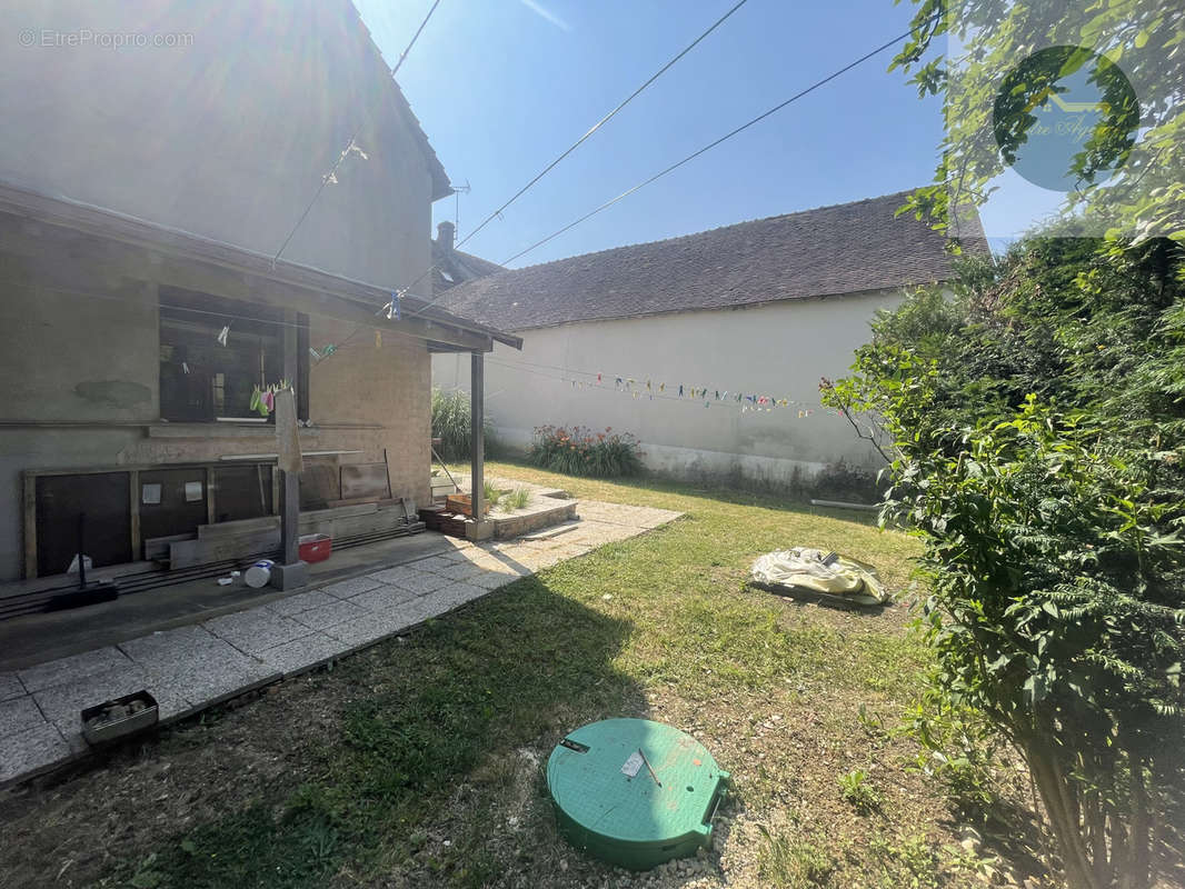 Maison à BAZOCHES-SUR-LE-BETZ