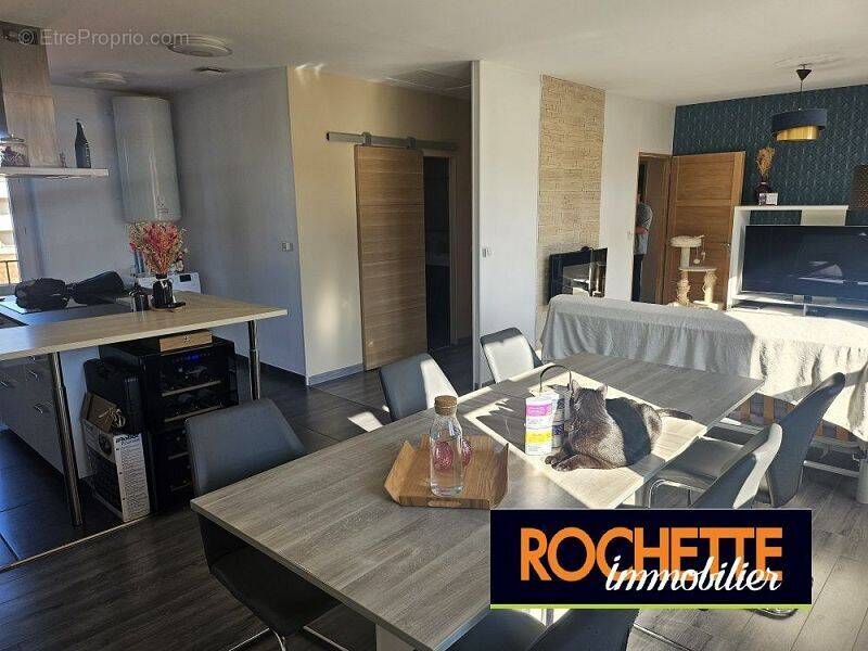 Appartement à MONTROND-LES-BAINS
