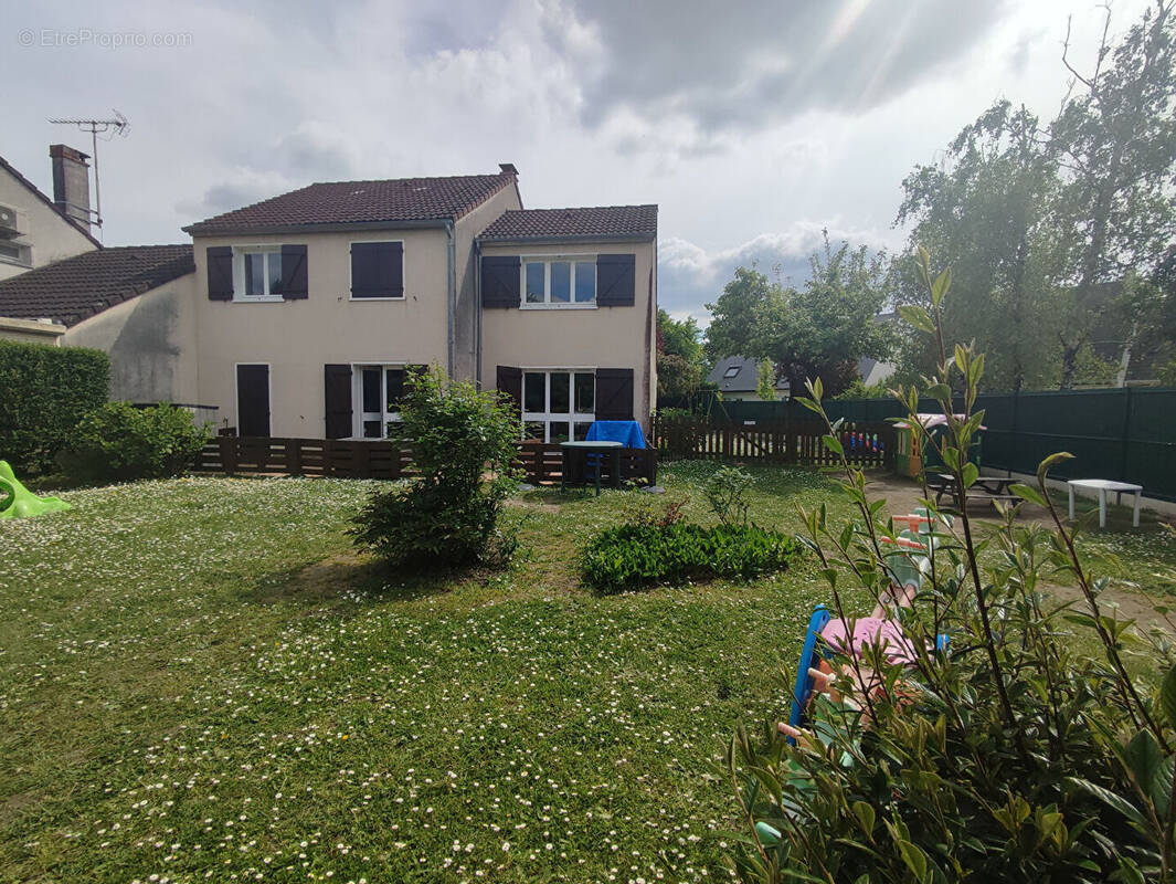 Maison à SAINT-JEAN-DE-BRAYE