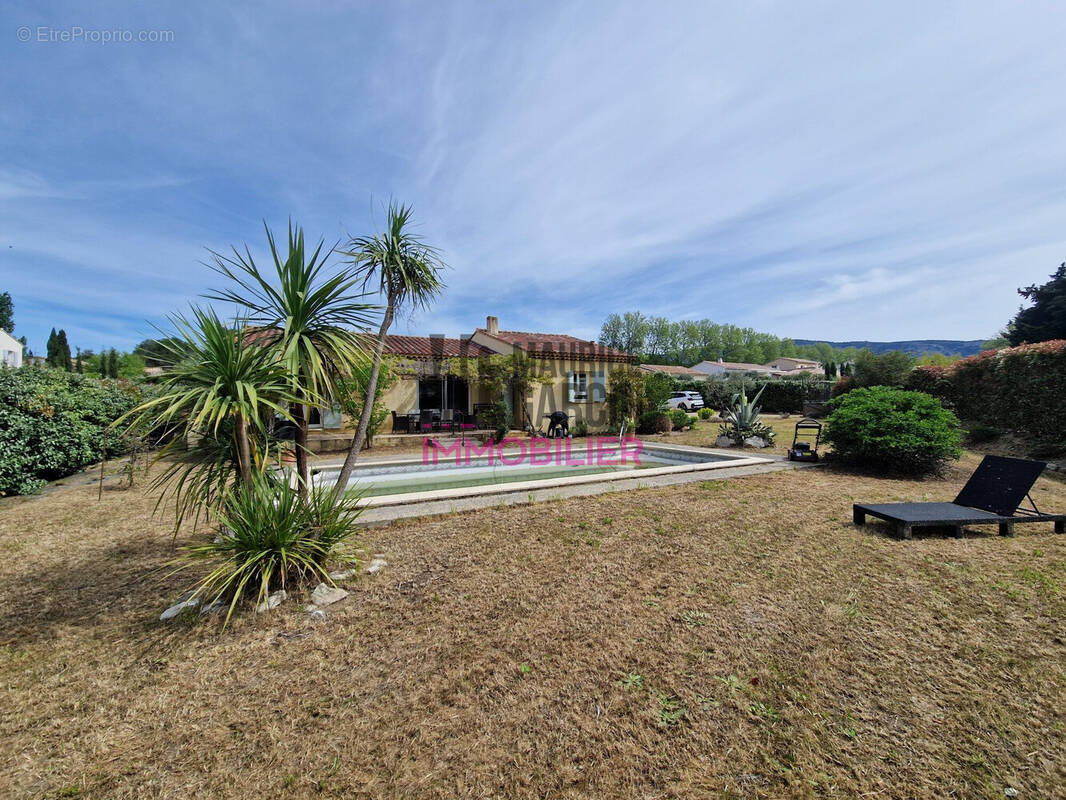Maison à SAUMANE-DE-VAUCLUSE